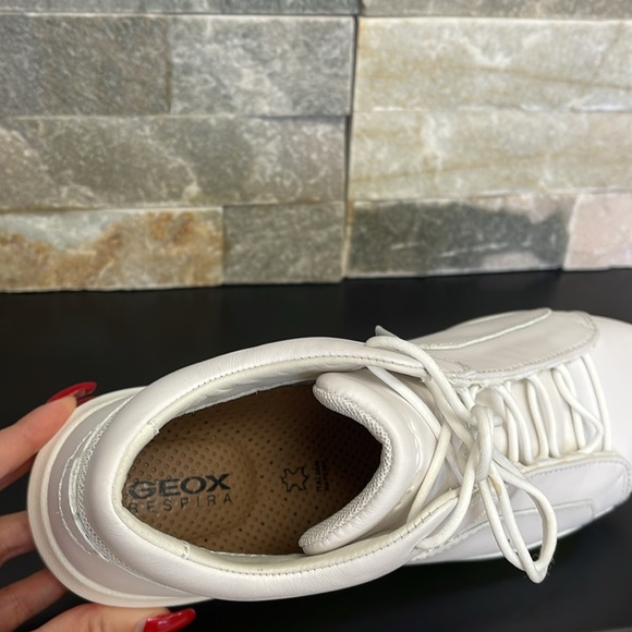 Geox Women's Nexside A Tumbled Leather Sneaker - Picture 12 of 14